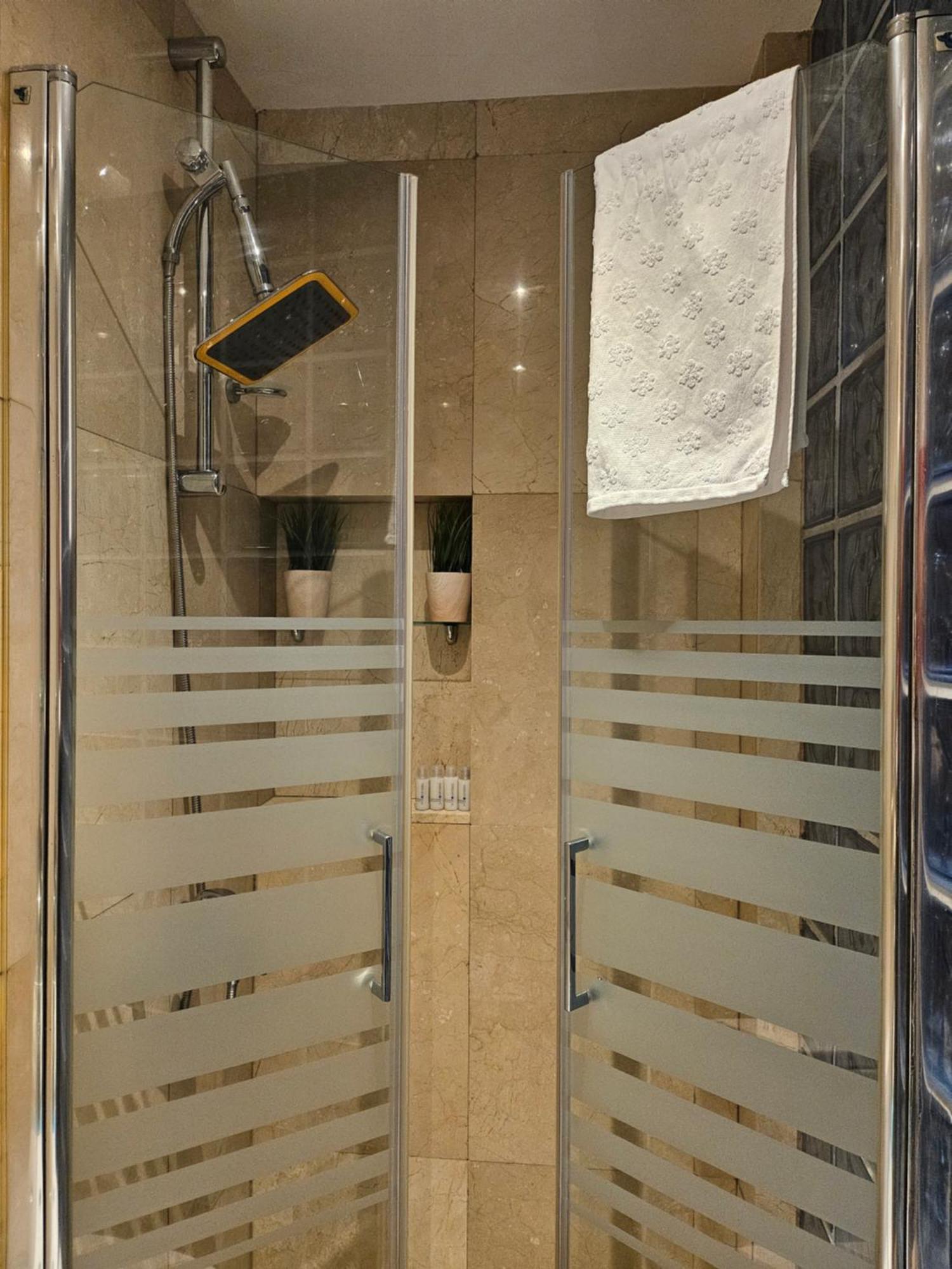 Pequeno Apartamento En El Centro De מדריד מראה חיצוני תמונה